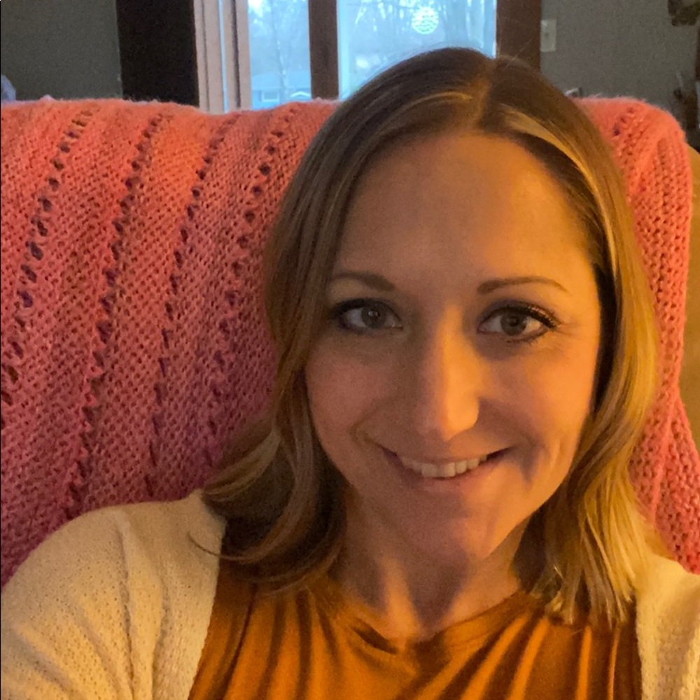 Meet your Posher, April